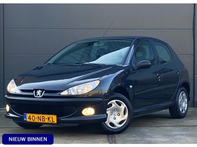 Peugeot 206 1.1 XR Challenge 5 deurs - APK T/M 19-03-2025 -