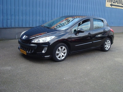 Peugeot 308 1.6 VTi Style - Automaat - 5 Deurs - Nieuwe APK tot 18-04-2025 - Airco - 4 electrische ramen - Centrale deurvergrendeling - LM velgen - Cruise control - Radio/cd speler