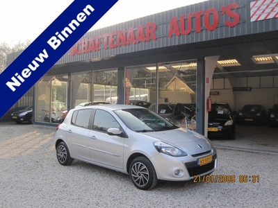 Renault Clio 1.2 Authentique zeer mooi met trekhaak apk 30-11-2024