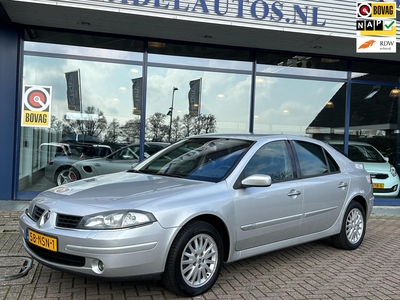 RENAULT LAGUNA 2.0-16V T Tech-Line Automaat Xenon Trekhaak Navi Clima Cruise Park.Sens. Bluetooth Elek + Verwarmb. Stoelen!