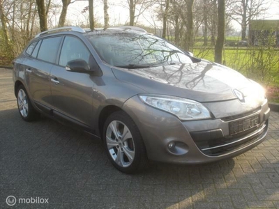 Renault Megane 1.4 TCe Bose 6 bak Navi. Motor slaat niet aan