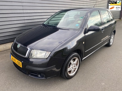 Skoda Fabia 1.4-16V Ambiente Airco Nieuwe APK