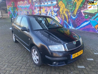 Skoda Fabia 1.4-16V L&K vol leer interieur airco sport velgen 4x elektrische ramen rijd heerlijk nette staat