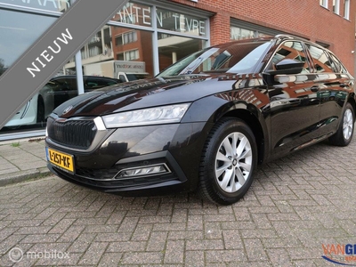 Skoda Octavia Combi 1.0 TSI Business carpaly Navi