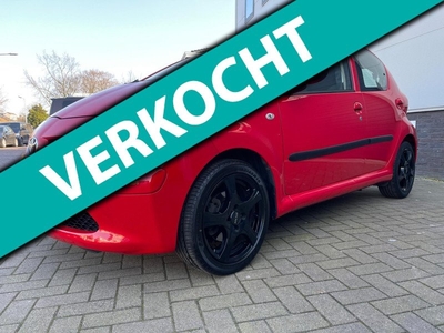 Toyota Aygo 1.0-12V +/Automaat/AUX/Goed-onderhouden/2eigenaar/Elek-pakket