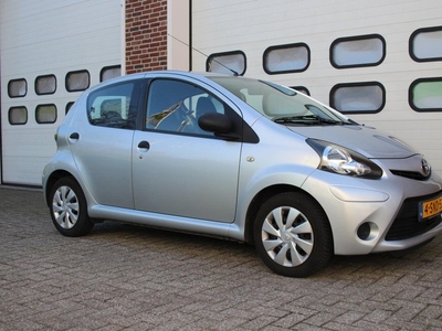 Toyota Aygo 1.0 VVT-i Now 5-Deurs * Airco / 59.386Km Nap! *