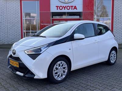 TOYOTA AYGO 1.0 VVT-i x-play AIRCO APPLE/ANDROID EL-RAMEN PARKEERCAMERA NL-AUTO