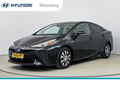 TOYOTA PRIUS 1.8 DYNAMIC | OUTLET DEAL! | NIEUWE APK | CLIMA | CAMERA | CRUISE ADAPT. | I-KEY | STOELVERWARMING | PRIVACY GLASS | 15'' LMVELGEN |HYBRID | AUTOMAAT |