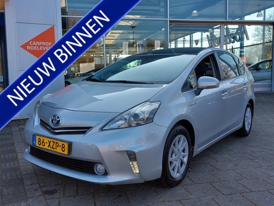 Toyota Prius Wagon 1.8 Hybrid 99pk Automaat Aspiration 7-Persoons | Origineel NL | Navi | Clima | Cruise | Panoramadak | Achteruitrijcamera | Keyless Entry | Licht+Regensensor | Privacy Glass | 16''lm | Trekhaa