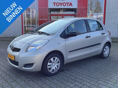 TOYOTA YARIS 1.0 VVTi Acces LAGE KM-STAND!! AIRCO PARKEERSENSOREN AUX-AANSL. EL-RAMEN EL-SPIEGELS