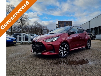 Toyota Yaris 1.5 Hybrid Bi-Tone Stoel+stuurverwarmd, Leder, 17 inch velgen , All-in Rijklaarprijs