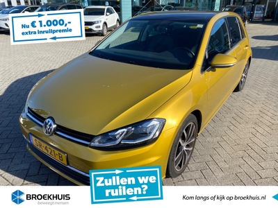 VOLKSWAGEN GOLF 1.5 TSI 150 pk Highline | Elektrisch glazen panorama-dak | Achteruitrijcamera | Trekhaak |