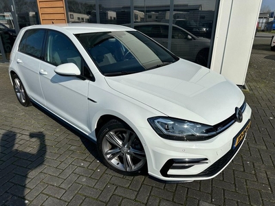 Volkswagen Golf 1.5 TSI Highline Business R LINE AUTOMAAT