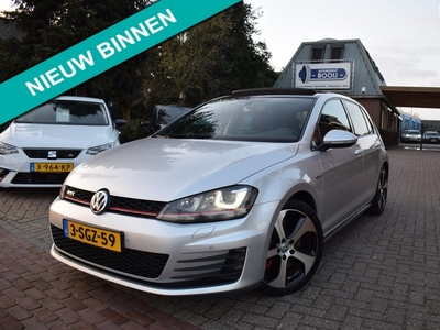 Volkswagen Golf 2.0 TSI GTI Performance 230PK NAVI/CRUISE/AIRCO-ECC/PANO DAK/XENON/PDC V+A/CAMERA/NL-AUTO/6 BAK/LMW 18