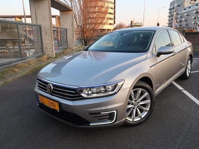 Volkswagen Passat 1.4 TSI GTE Highline Leer Virtual Navi DSG