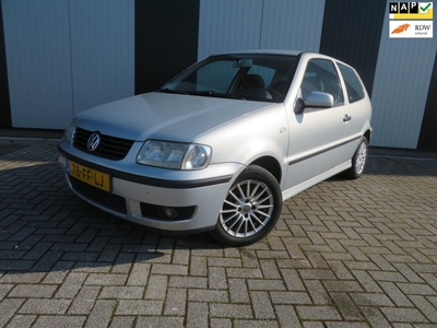 Volkswagen Polo 1.4-16V Highline