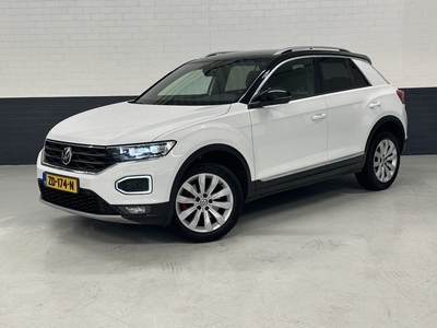 Volkswagen T-Roc 1.0 TSI Sport ACC | Trekhaak | Virtual cockpit | Dodenhoek | Lane Assist LED | Stuurverwarming | Stoelverwarming