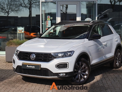 VOLKSWAGEN T-ROC 1.0 TSI Style 115pk | Pano | Adaptive | LED | Carplay