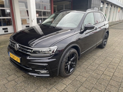 Volkswagen Tiguan R-Line DSG Navi Cruise PDC sportstoelen