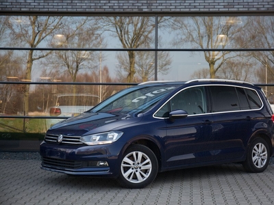 Volkswagen Touran 1.5 TSI Highline 7p , Adap. cruise, Trekhaak, Carplay,