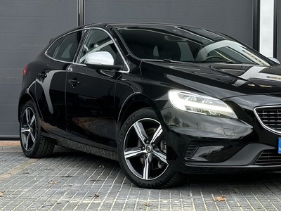 Volvo V40 2.0 T4 Business Sport R-Line / Trekhaak / Cruise