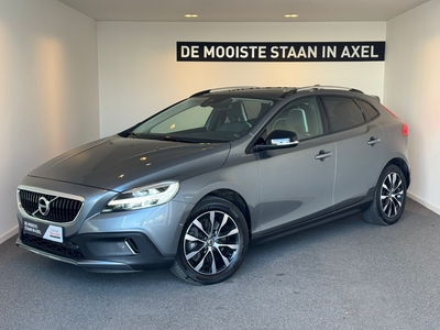 VOLVO V40 Cross Country 1.5 T3 Dynamic Edition