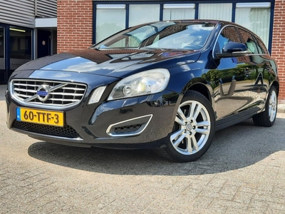 Volvo V60 1.6 T4 Summum NAP Voll. Historie Elektrische Stoel PDC Navi Cruise Control Bluetooth Climat Control Stoelverwarming