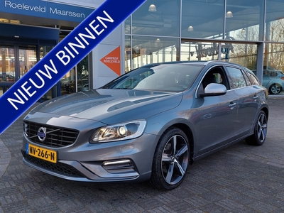 VOLVO V60 2.0 T3 Nordic+ Sport R-Design | Origineel NL | Navi | Bi-Xenon | Clima | Cruise | Pdc | Sportstoel+Stoelverwarming | Licht+Regensensor | 18''lm | Trekhaak