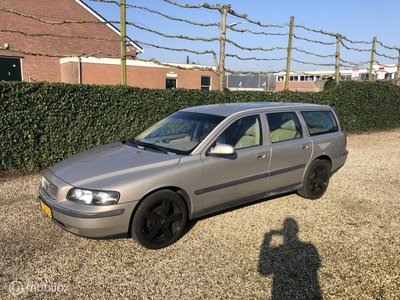 Volvo V70 2.3 T-5 251pk