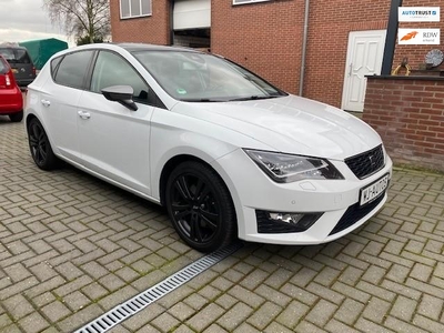 Seat Leon 1.4 EcoTSI ACT FR - Line Connect 150pk DSG Pano