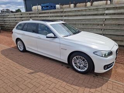 BMW 5-SERIE Touring 528xi Executive Panoramadak