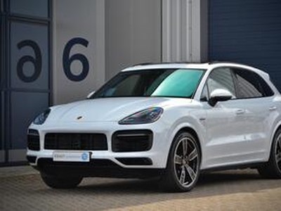 Porsche CAYENNE 3.0 Platinum Edition / 22 inch / Pano / Luchtvering / Trekhaak / Bose