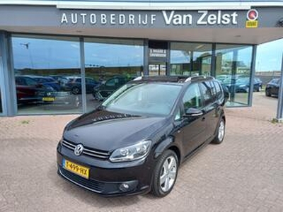 Volkswagen TOURAN 1.4 TSI Highline 7p. DSG automaat, Panorama dak, Multimedia systeem, Navigatie, Parkeersensoren, Stoelverwarming, Elektrische ramen en spiegels , Trekhaak afneembaar, Sportstoelen, Lichtmetalen velgen, Dealer onderhouden, Inclusief BOVAG garantie