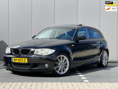 BMW 1-serie 118i High Executive Automaat Schuifdak Xenon 17 Inch Sportstoelen