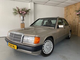 Mercedes-Benz 190-serie 1.8 E, AUTOMAAT, SCHUIFKANTEL, PUTDEKSEL VELGEN, ZEER MOOI, ETC....