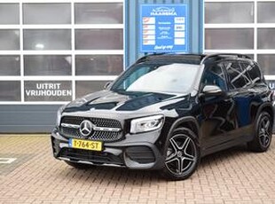 Mercedes-Benz GLB-Klasse 200 AMG Line Night pakket Panorama dak Achteruirij Camera Automaat Trekhaak