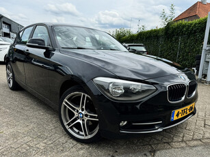 BMW 1-serie Business+ Automaat Navi/Sportstoelen/Harman Kardon/Flippers