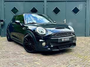 MINI 3-deurs Cooper S Aut. JCW Chili + Wired + JCW Pro Uitlaat + Panoramadak