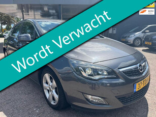 Opel Astra 1.4 Turbo Sport 140pk VOL-Automaat Trekhaak 1400kg Schuifdak Clima