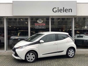 Toyota Aygo 1.0 VVT-i x-play | Eerste eigenaar, Parkeercamera, Bluetooth, Stuurbediening, In hoogte verstelbare Stoel, Airconditioning