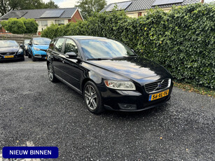 Volvo V50 2.4 Edition II Automaat | Navi | Leer | Autom. Airco | Cruise Control | LMV | PDC | Trekhaak | Dealer onderhouden | APK tot 26-04-2025!