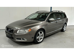 Volvo V70 2.5T R-Design AUTOMAAT / XENON