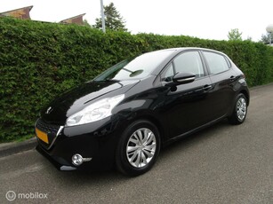 PEUGEOT 208 1.2 VTi 5-deurs - Navigatie - Trekhaak