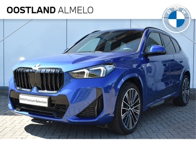 BMW X1 sDrive18i Executive M Sport Automaat / Sportstoelen / Stoelverwarming / Adaptieve LED / Parking Assistant / Comfort Access / Adaptief M Onderstel / Widescreen Display