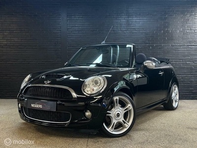 Mini Cabrio 1.6 Cooper S 174PK JCW uitgevoerd Xenon Pdc