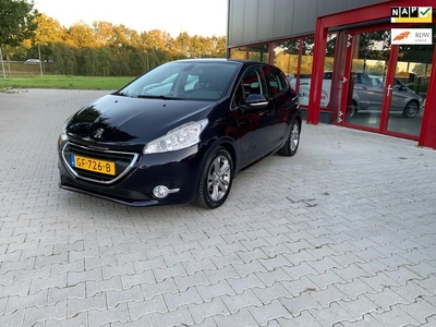 Peugeot 208 1.6 BlueHDi Blue Lease Executive / Navi / Clima