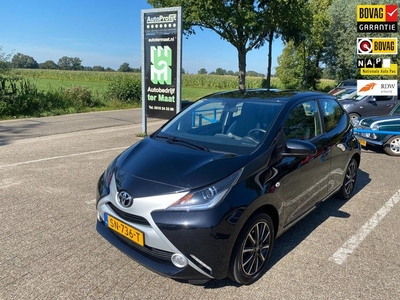 Toyota Aygo 1.0 VVT-i x-play 5-deurs Airco Camera