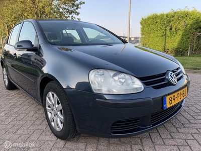 Volkswagen Golf 1.6 FSI Comfortline