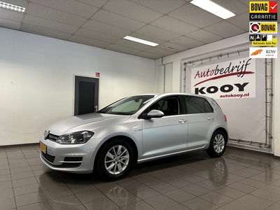 VOLKSWAGEN GOLF 1.6 TDI BlueMotion * Navigatie / Trekhaak / Cruise control / NL Auto *