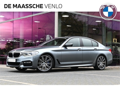 BMW 5-SERIE 540i High Executive M Sport Automaat / Schuif-kanteldak / Adaptieve LED / Comfortstoelen / Harman Kardon / Navigatie Professional / Head-Up / M Sportonderstel